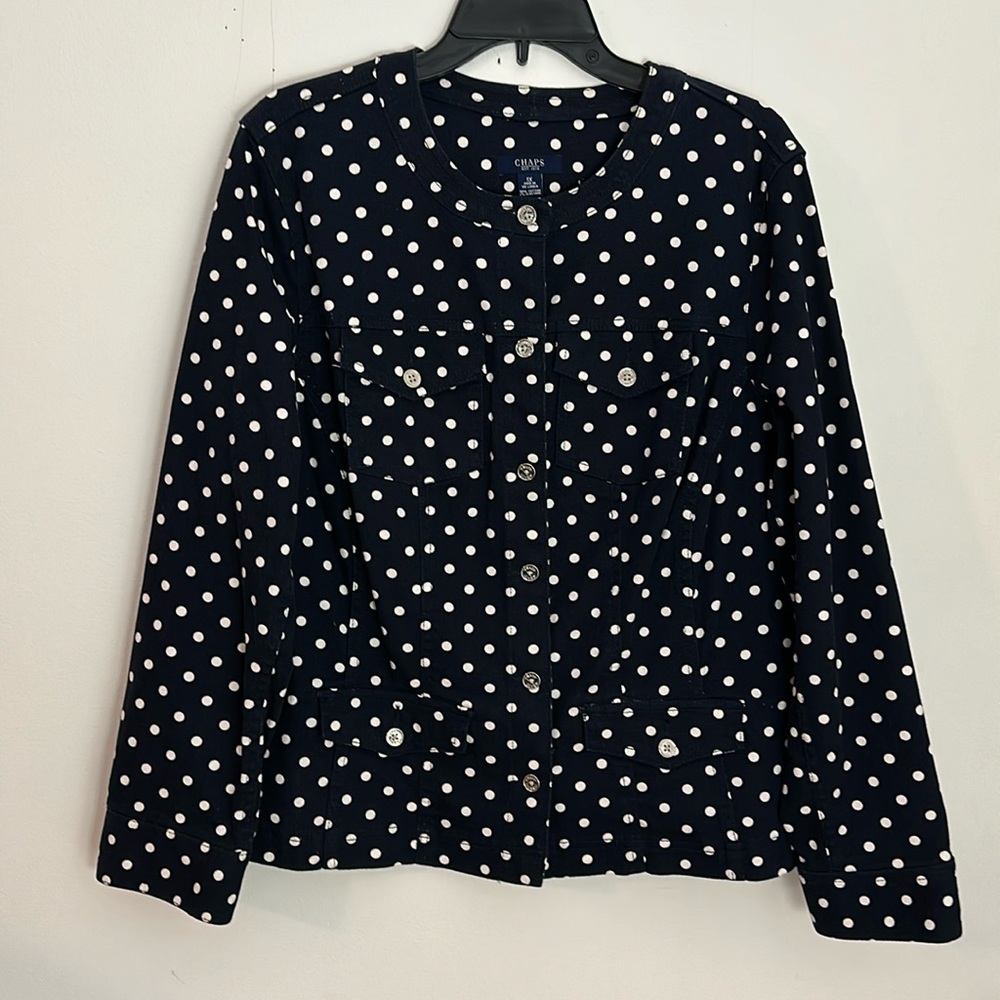 Chaps, Women’s Button Down Jacket 4 Pockets In Front. Navy With Wht Polka Dot 1X